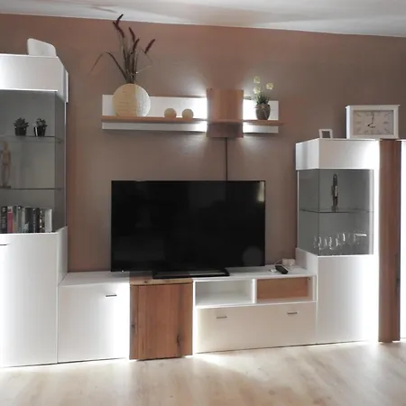 Pieck Mit Parkplatz Und Privater Garage Apartment