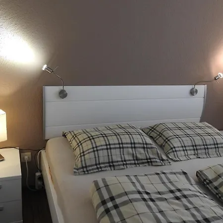 Pieck Mit Parkplatz Und Privater Garage *