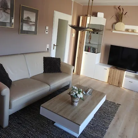 Lejlighed Pieck Mit Parkplatz Und Privater Garage