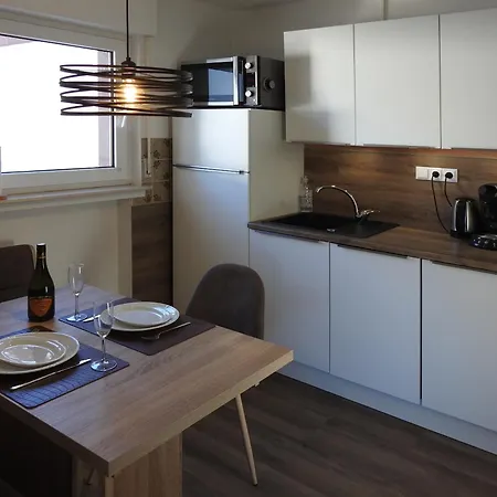 דירה Pieck Mit Parkplatz Und Privater Garage ווינטרברג
