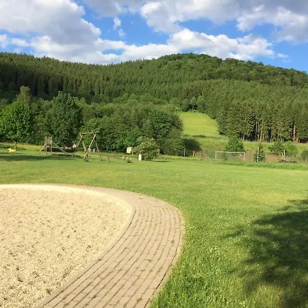 Pieck Mit Parkplatz Und Privater Garage דירה