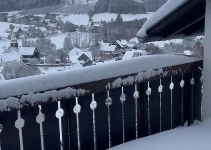 Pieck Mit Parkplatz Und Privater Garage